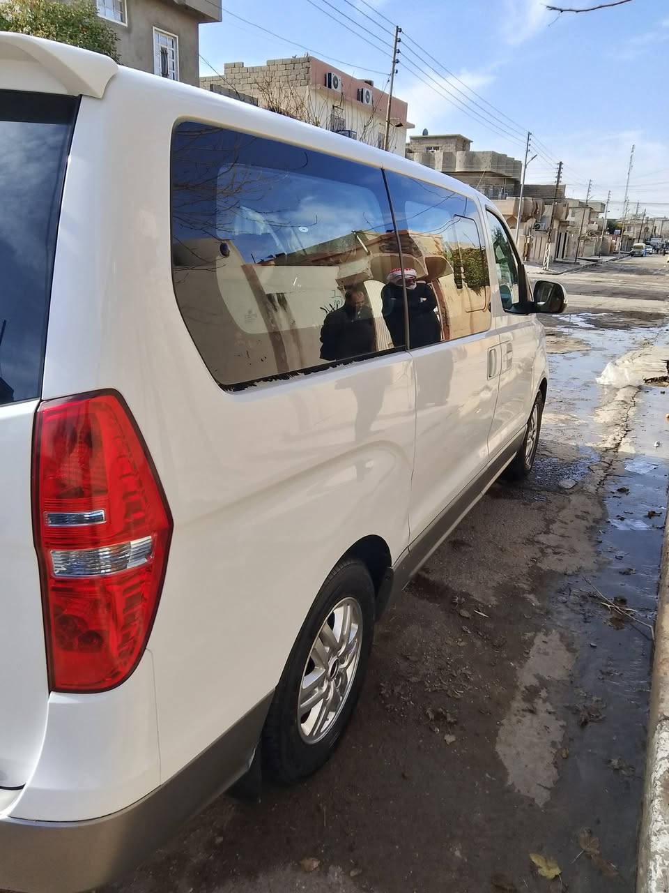 السلام عليكم تاركس 19 رقم اربيل هزه جديده بيها صبغ جاملغ خلفي من جهه السائق البونيد صبغ ***********
