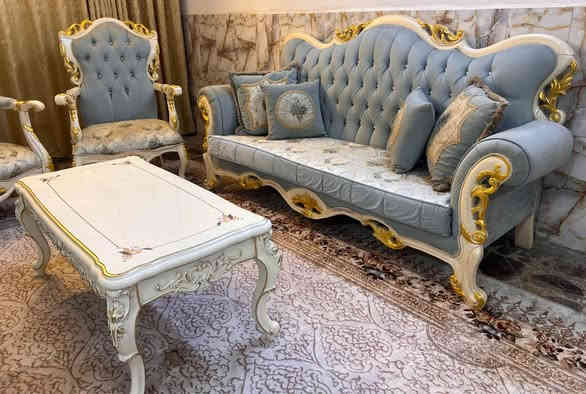 8 مقاعد تركي خشب زان مع طبله وسطيه نظيف جداً السعر ٧٥٠ مكانه المنصور *********** بغداد
