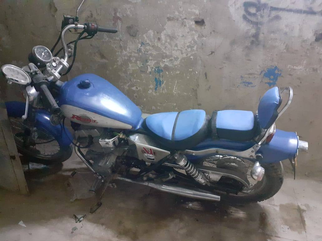 السلام عليكم دراجه هارلي ريبل حجم 250
أوراق كامله دراجه شغاله بيه خانه دخان سعر 500 بيها مجال الشراي يراسلني 
مكان سكندريه مجمع حطين


**إذا كنت صاحب هذا الإعلان وتريد حذفه لأي سبب، رجاءا أرسل رسالة إلى الدعم الفني**