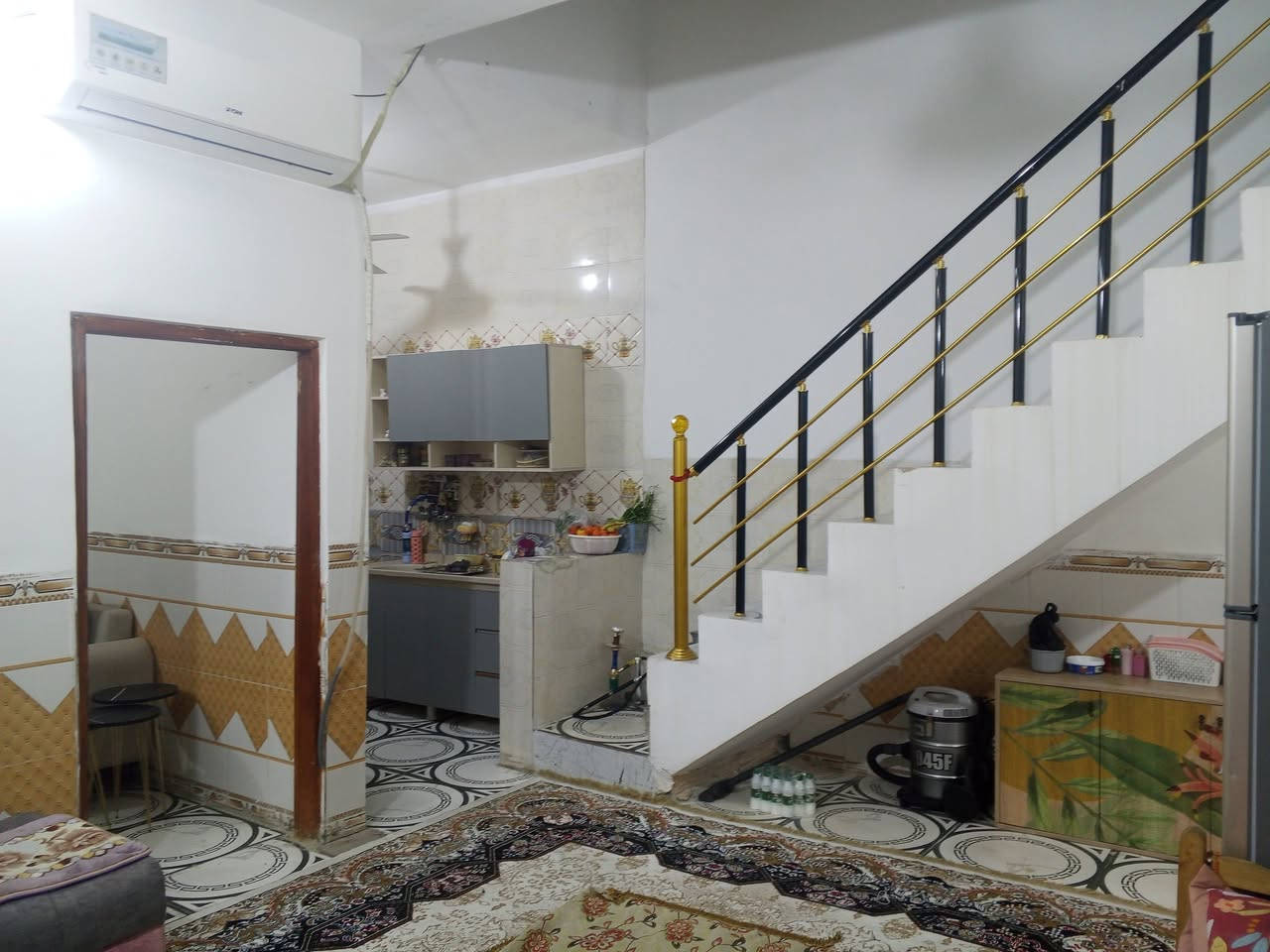 سلام عليكم بيت للبيع مساحته 90 واجهه 8 نزال ،10, سند 117 شبانات يم جامع السجاد رقم هاتف *********** بيه واتساب السعر 60
