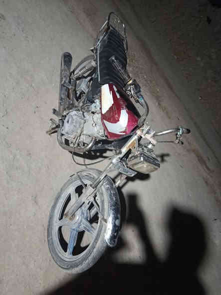 دراجه بارت ادوات مكينه نظيفه وشاصي جديد  لايتات شغالات ب250 وبيهه مجال  مكاني سوق الشيوخ حي العسكري  راسلني او اتصل ***********
