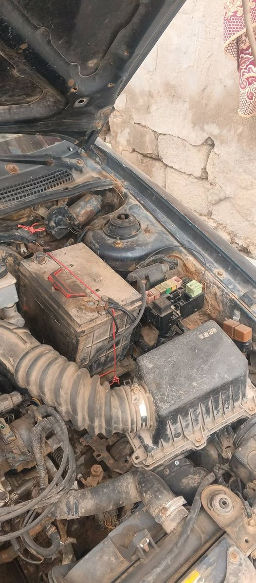 كيه سيفيه موديل 95 بكاني واسط العزيزيه راعيه يمي محرك وكير نضيفات لاتنقيص ولا تبخير  كامله تبريد يشتغل عوزه مشط بلاديه على شركه لاصبغ كرهباياته شغاله صدر جديد تايرات جدد كير وتو ماتيك مسجل يشتغل سعر 35وبيه مجال سنويه ساقطه عليه غرامات ماعرف شكد ضفيره جديد مراوس يرهم يمي ماطلع خارج العزيزيه سياره عضمته حلوه ‏‪***********‬‏
