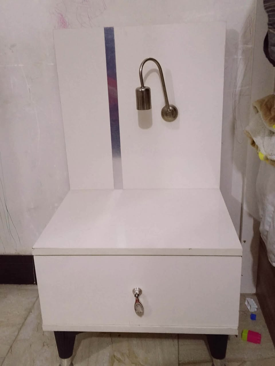 غرفه شبابيه جرابي عدد ثنين مع دواشك 450 الف بغداد الشعب ***********
