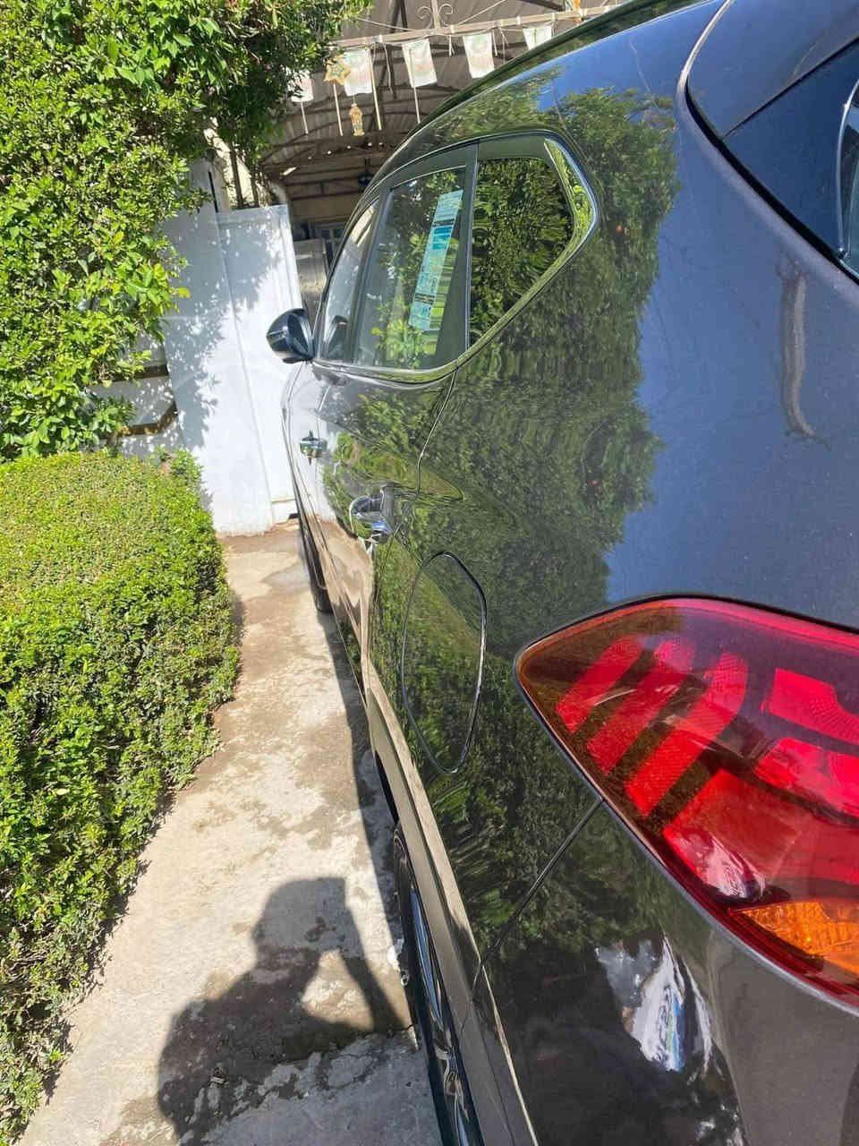 السلام عليكم
توسان 2020
محرك 2000دوش
لون زيتوني مميز رقم بغداد 
سياره وارد خليجي بنروما 
باسمي السياره 
230وبيه مجال بسيط 
***********
***********
