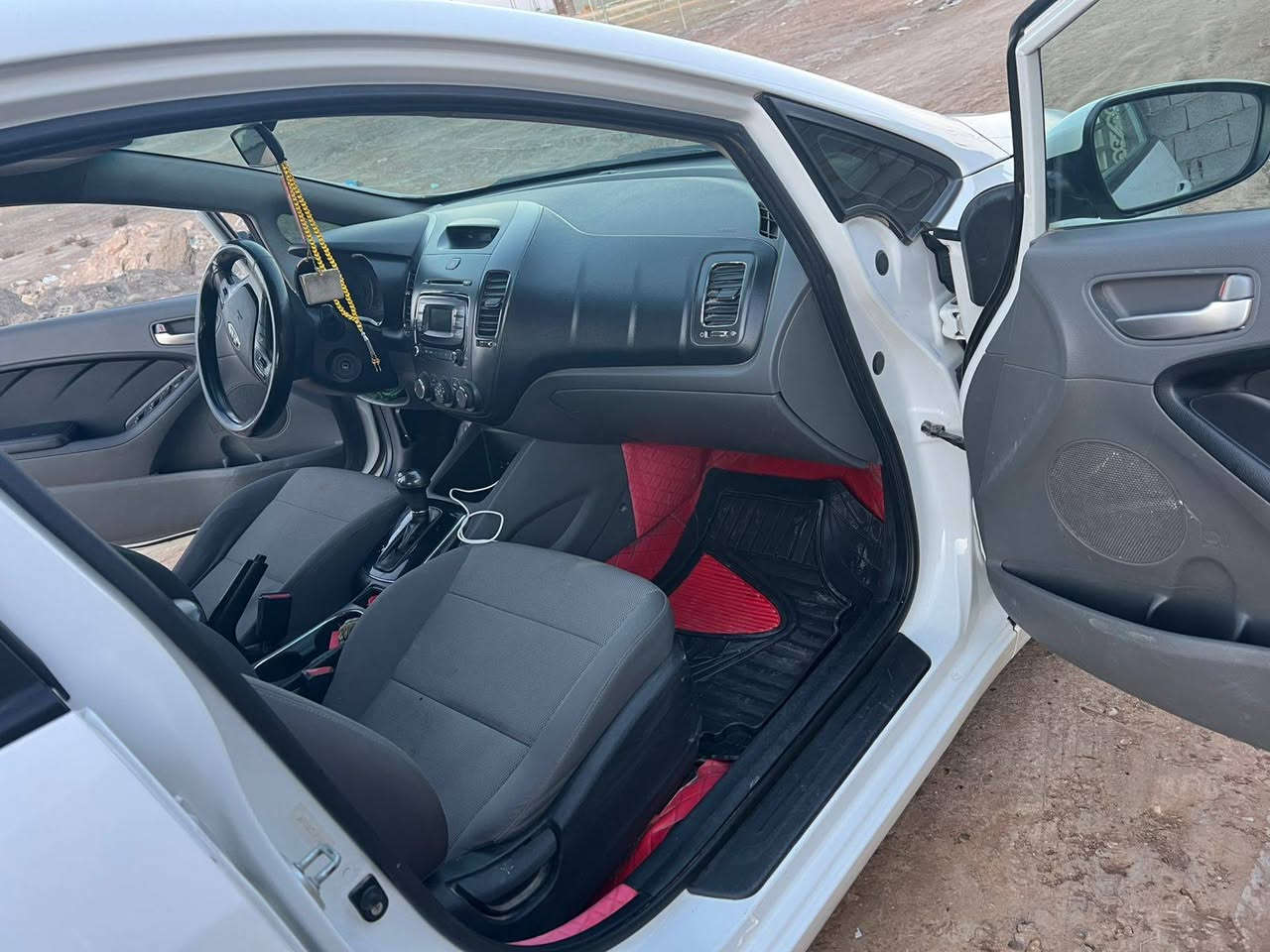 السلام عليكم كيه فورتي
2017 وارد امريكي السعر 128  قطعتين صبغ
***********
