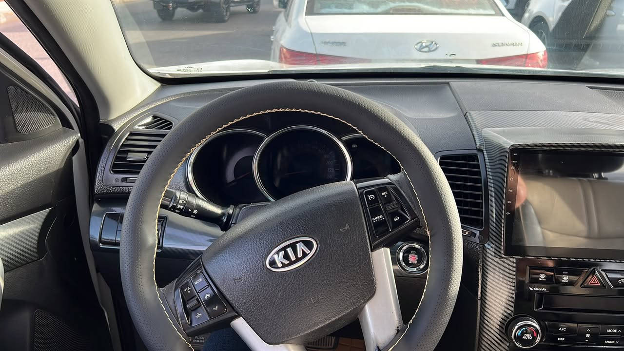 السلام عليكم
سورنتو للبيع خليجيه موديل 10 

فول مواصفات 

بيهاجاملغ خلفي صبغ بالصندوك هم صبغ قليل بارد بيها 

محرك 6 مامفتوح ولا كير 

بونراما 

بك لايت لد

ويل كب 

كشنات جلد 

ترحيب

بصمات 

سبعه راكب 

شاشه عرض وكاميرا

مري كهرباء

رقم بغداد تحويل مباشر 

جاهزه من كلشي 

بعد احلى من الصور 

المكان الرمادي حي الجمهوري 

السعر 147 وبيها مجال للشراي بدون مراوس بدون اقساط 

للاتصال ***********
