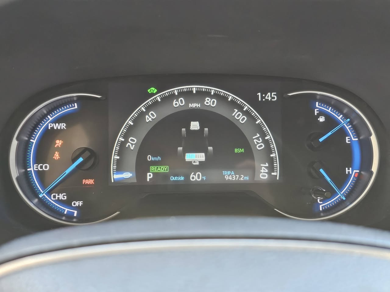 تويوتا راف فور 23 XLE بريميوم🔥 يعني مواصفات عاليه .. وارد امريكي هايبرد وبانزين .. فتحه بصمه ..كشنات جلد 
ستيرن تدفئه ..كشن كهرباء .. تدفئه بالكشنات .. صندوق كهرباء ..تاير حجم 18  .. الصور موضحه كل شي 
حادثهه تبديل جاملغ امامي يسره فقط ..مع صبغ ربع البنيد.. كير مكينه تبريد كله مكفول 
سياره جديده ودخول جديد وترقيم جديد مماشيه بالعراق ماشيه 18 امريكا فقط 
مكاني بغداد  زيونه
سعرهه 245$
*********** الاسيا بي واتساب 
***********
وبالخير انشالله
