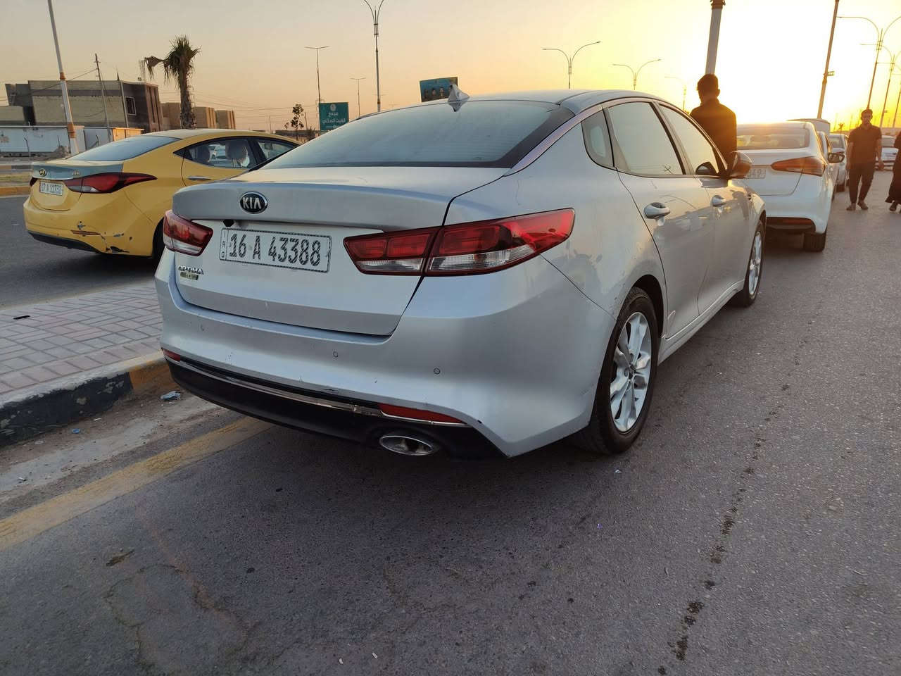للبيع امراوس تكسي خصوصي
ابتيمه 17 خليجي محرك 2000 
بيها بارد جوه اليده مال باب الراكب ولهلال الخلفي

جاهزه مدينه كير حداديه كهربائيات تبريد ثلج 

تخم تاير رقم جديد صار شهرين 

تحكم تبريد قطعتين مري شفط جاهزه 

السعر 135 الشراي يتصل ***********
