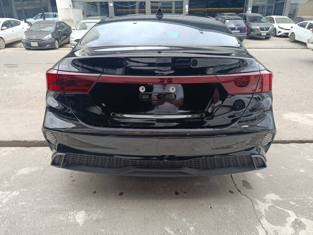Kia Forti 
موديل 2024
ماشيه 21 الف ميل
لون اسود
سعر 145 ورقه بدون رقم
رقم كاتي تترقم محافظات الاقليم
أربيل/دهوك/سليمانيه/حلبجه
مدة الترقيم 90 يوم من تاريخ الشراء 
حادث السيارة: بدون حادث فقط دعاميه امامي بدون دواخل مكفوله (فقط 2 قطع كلير امريكي بدون معجون فقط رش)
كافه الايربكات سلميه 💯/100شركه ماطاك
مواصفات 👇
محرك 2.0 دوش المرغوب
شاشه كبير 
ويل كب
تحكمات فول
رادار امامي و جوانب
سيارة باربيل شركة نور البصرة موجودة 
بيع فقط شراي يتصل
*********** واتساب 
*********** أربيل, العراق
