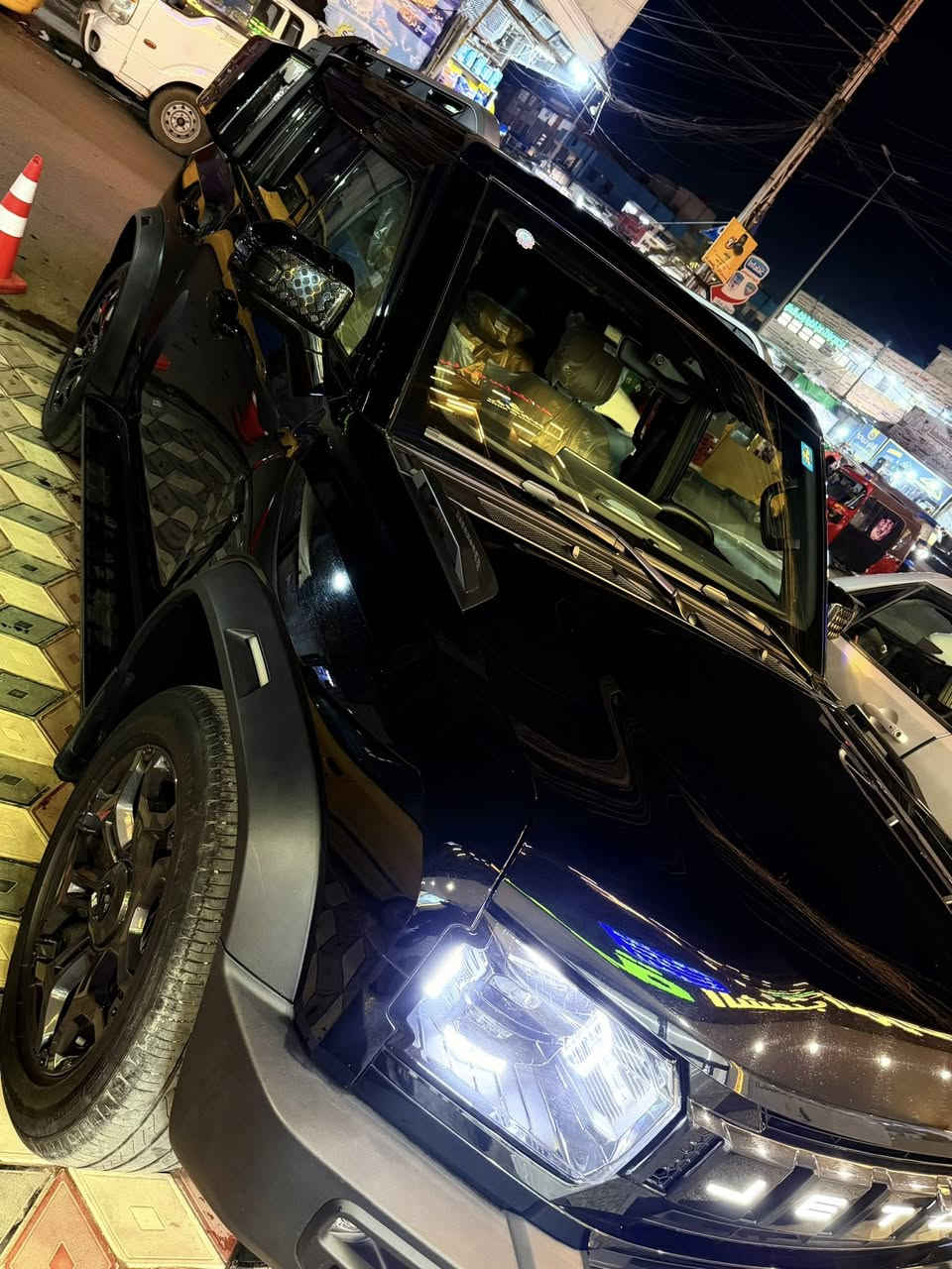 جيتور T2 2025
جيتور T2 2.0L LUXURY

الموديل: 2025 (هارلم)
العداد: 30الف
الون.اسود 
المحرك: 4 أسطوانات L 2.0 تيربو 254 حصان حقن مباشر
عزم الدوران (نيوتن-م): 390
ناقل الحركة: اوتوماتيكي دبل كلاتش من 7 سرعات
نظام الدفع: نظام دفع رباعي متطور من BorgWarner

الضمان الأساسي: 6 سنوات وعداد كيلومترات مفتوح
ضمان المحرك: 10 سنوات او 1،000،000 
بعدها داخل الضمان و الصيانة كلها داخل الشركة 

المواصفات:
داخل كشنات لون بيجي
*فتحة سقف بانوراما 1.1م
*إطارات قياس 20 إنچ
*الصندوق شفط
*الشباك الامامي المضاء  بجيتور 
*مثبت سرعة مع رادار تفاعلي
*نظام القيادة شبه الذاتية
*نظام الكبح التلقائي في حالة الطوارئ
*نظام تحذير الاصطدام الامامي والخلفي
*كاميرات محيطية 540 درجة
*حساسات أمامية وخلفية
*نقطة عمياء
*نظام تحذير مغادرة المسار
*نظام المساعدة للبقاء في المسار
*شاشة التحكم بقياس 15.6 إنچ
*شاشة القيادة بقياس 10.25 إنچ
*نظام صوتي متطور 12 سماعة من Sony
*نظام أبل كاربلاي وأندرويد أوتو لاسلكي
*نظام اوامر و تحكم صوتي
*مقصورة الركاب من الجلد الفاخر والكنتارا
*مقعد السائق والراكب كهربائي
*مقاعد السائق والراكب مبردة
*مقاعد السائق والراكب مزود بذاكرة لحفظ 3 وضعيات الجلوس
*إنارة ترحيبية مع إنارة محيطية متعددة الالوان
*عتبات الأبواب مضيئة
*مصابيح أمامية وخلفية أوتوماتيكية LED 
*التكيف التلقائي للضوء العالي
*نظام تقليل الضجيج النشط مع زجاح مزدوج
*المرايا الجانبية قابلة للطي كهربائياً ومدفئة
*دخول ذكي و تشغيل عن بعد
*خاصية إغلاق نوافذ وفتحة السقف عن بعد
*شاحن هاتف لاسلكي سريع
*نظام تنقية الهواء PM2.5 وفلتر N95
*مسند الذراع الوسطي مع ثلاجة
*انماط قيادة متعددة للطرق الوعرة
*وسائد هوائية امامية و جانبية عدد 6
*ماسحات الزجاج الأمامي مع حساس للمطر
*دوسات جانبية
*نظام الفرامل الأوتوماتيكي Autohold
*نظام التحكم بنزول المنحدرات
*نظام المساعدة لصعود المرتفعات
*نظام مراقية ضغط الاطارات
(عليه اضافات هواي وكير كرستال مغلفه بل كامل ppf)

سعر: 285

مكان السيارة بغداد / البنوك ***********
