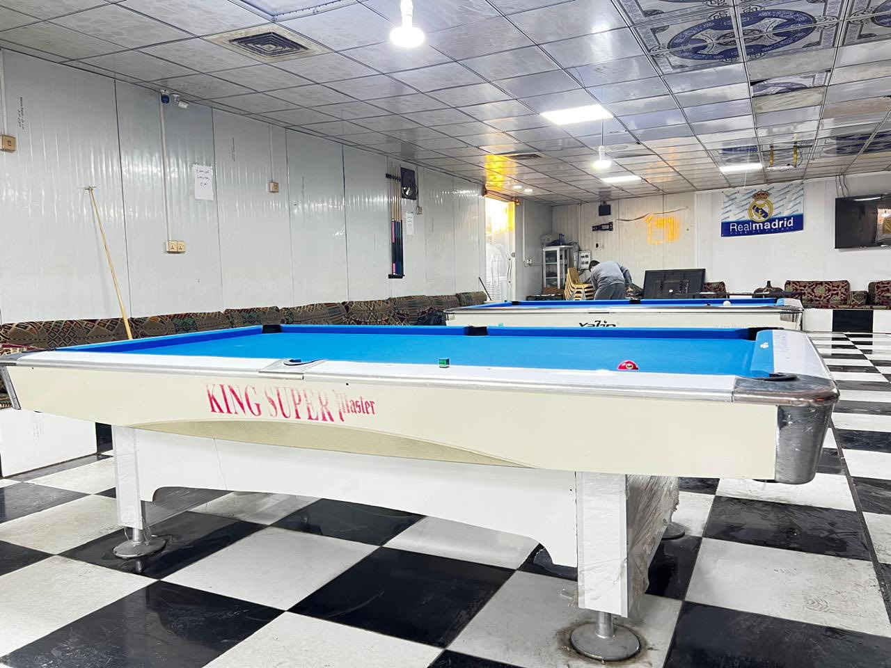 3 طاولات للبيع واحد يلن و ثنين سوبر ماستر
‭0787 326 0688‬
