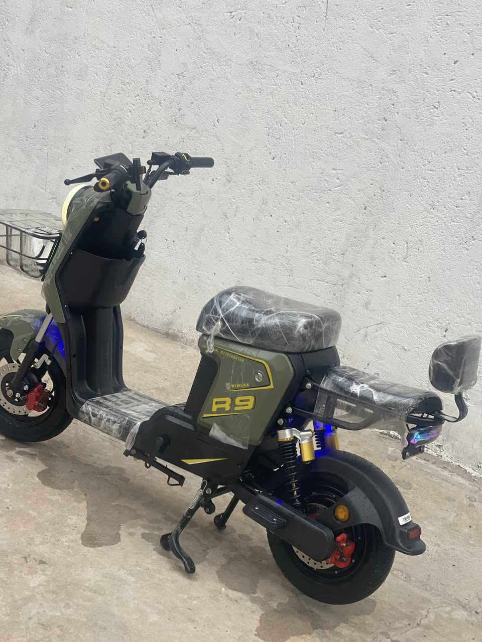 السلام عليكم دراجه شحن لبيع مديل 25R9دراجه ماشيه خمسه الف بطاريته 32الكبار كل غراضه موجوده كارتون الشاحنه امرايات كفات سويجات 2وكارت وريمود  صارلي 3اشهر من خذيته السعر 465وبيه مجال بسيط ***********اتصل وتدلل
