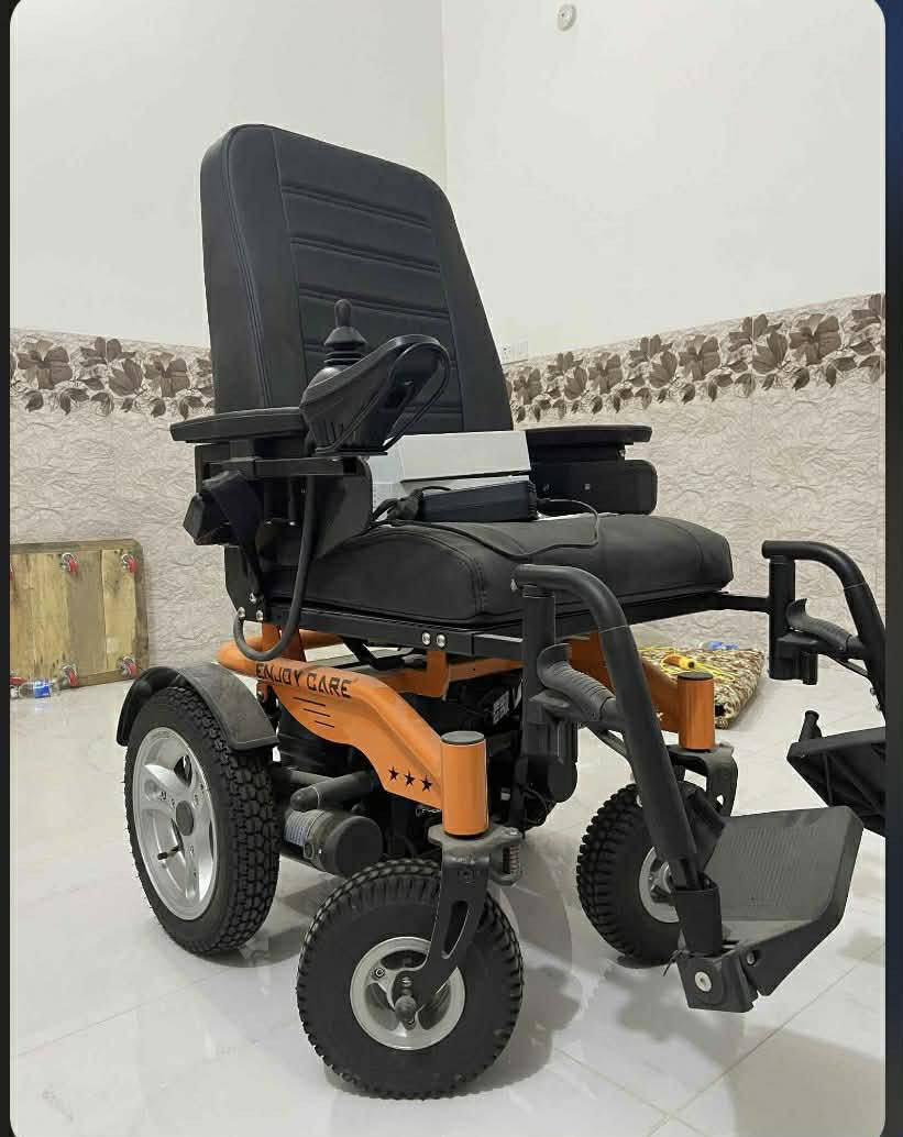 عربانه شحن للبيع جديده غير مستعمله السعر 500وبي مجال رقم الهاتف ***********
