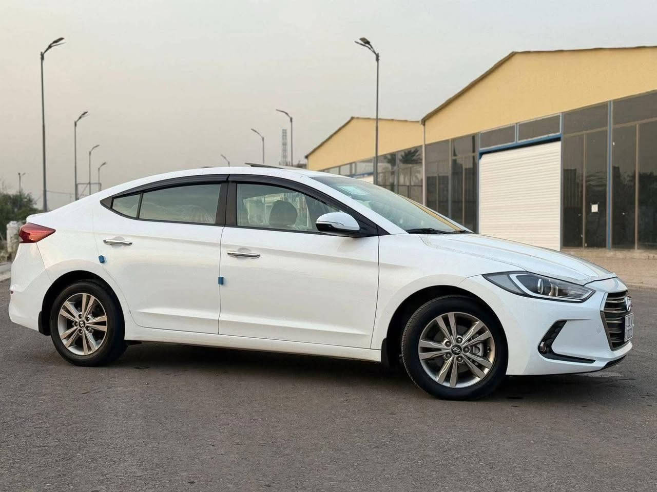 النترا Elantra خليجي 2017 gl
السعر (115 وبيها مجال )
ضمان الشركه دوليه ...
سياره على وضع الشركه 
فول مواصفات
محرك دوش 2.000
تبريد قطعتين 
بجم زنون زرع عدسه اصلي $300

مكاني بغداد مامتواجد عل فيس
رقم الهاتف***********
***********
