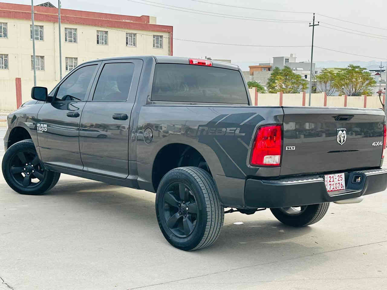 رام 2023
SLT
ماشيه 43 الف
بدون داخلى بدون اربااك
3 قطعه صبغ صفحه 
*********** - 195$
