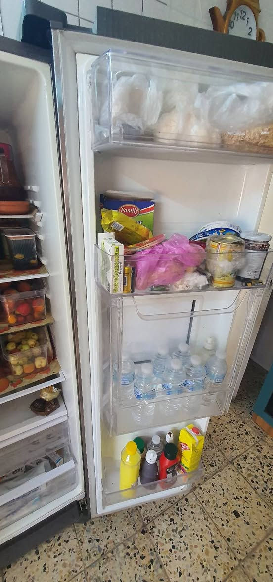 ثلاجه سامسونج بابتين ثلاجه ومجمده سعره 400 بيه مجال 
مكاني بغداد *********** ثلاجه مال بيت نظيفه تجي تفحص
