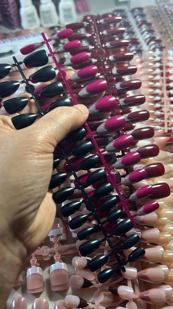 جمال إيدج يبدأ من أظافرج
تصاميمنا تضيف لمسة أنوثة وأناقة بكل تفصيل 💅
للحجز راسلونا خاص


**إذا كنت صاحب هذا الإعلان وتريد حذفه لأي سبب، رجاءا أرسل رسالة إلى الدعم الفني**