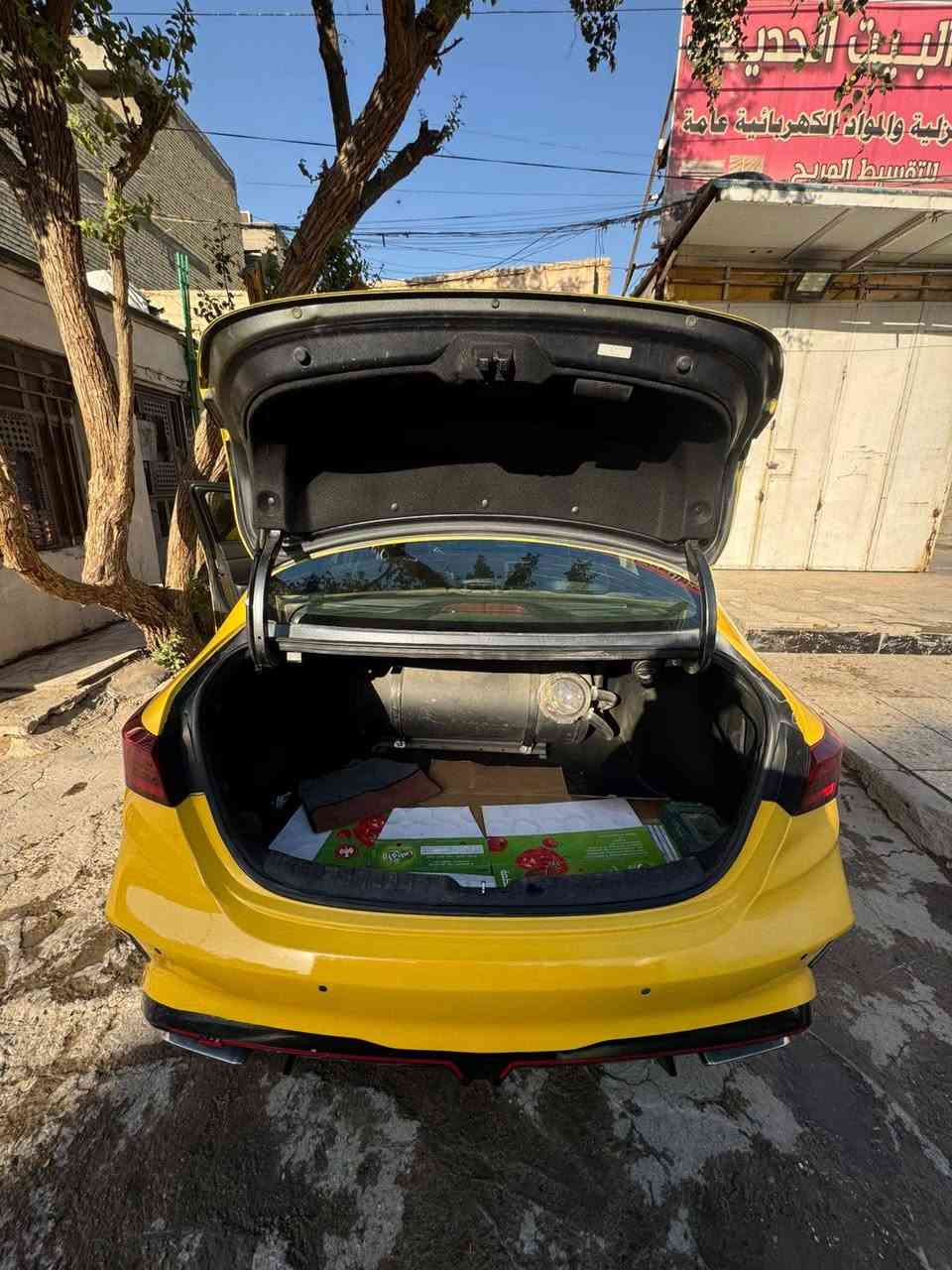 السلام عليكم فورتي 2023 جيتي لاين مكينه 1600🚀تيربو كير عادي 7نمر  وارد أمريكي  جاملغين اماميه وبيها بل عراق باب السايق ضربه بسيطه ومصلحه بيها منضومه غاز رقمها بغداد السعر (130) الرقم ***********
