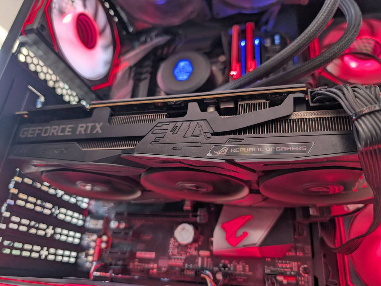 كيس فقط 740 الف
Mb auros z390
Cori7 9700 k 
Gpu 2070 super  rog
Power supply 750 gold cooler masters 
Ram gskils 3200 rgb
Ssd Samsung 256
HHD 1t


**إذا كنت صاحب هذا الإعلان وتريد حذفه لأي سبب، رجاءا أرسل رسالة إلى الدعم الفني**