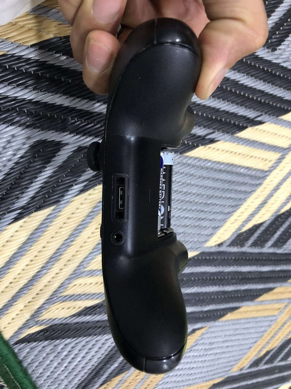 السلام عليكم يده XBOX سيريس

نقص بيها فقط القبق للبطارات

شغاله 100‎%‎
للتواصل متواجد ماسنجر


**إذا كنت صاحب هذا الإعلان وتريد حذفه لأي سبب، رجاءا أرسل رسالة إلى الدعم الفني**