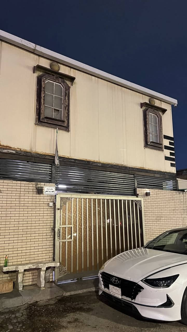 دار تجاري على شارع العام الموفقية المؤدي الى مستشفى العسكري بمساحة 87 متر مربع وفضله 20 متر والواجهة 6 ونص الدار طابوا ملك صرف السعر 185 مليون | للأستفسار *********** |#زين_المنصوري
