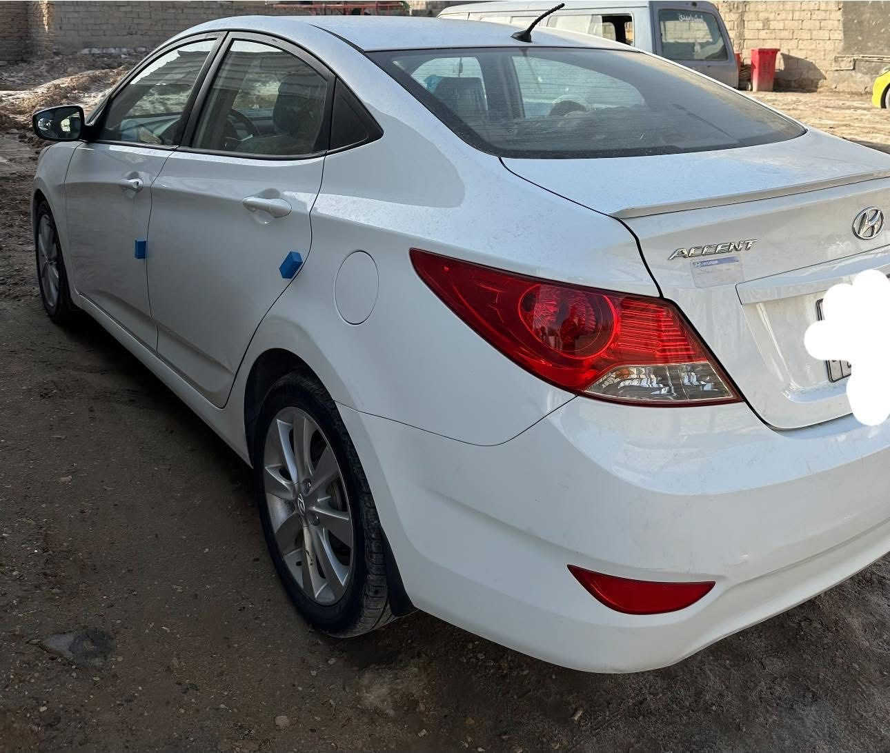 السلام عليكم أكسنت خليجي 1600فول مواصفات 2014 رقم بابل السياره جديده ونظيفه بيه جاملغ وشبر بجنطه السياره نظيفه فتحه سقف ويل كب كروم 4 دسكك كير مكينه مكفولات مكاني بابل بلمركز 104 وبيه مجال تحياتي للجميع ***********
