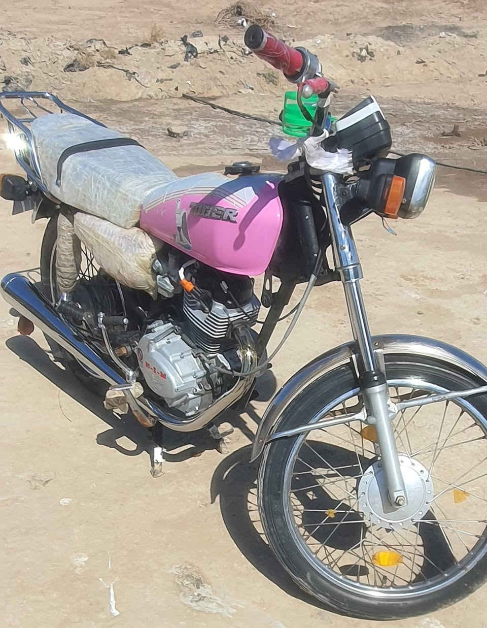 سلام عليكم 
دراجه للبيع كلك كلك دراجه كامله كله 
سعر 425وبيه مجال مكان ناصريه قضاء الصلاح 
شراي بي خير ويدلل رقم***********
