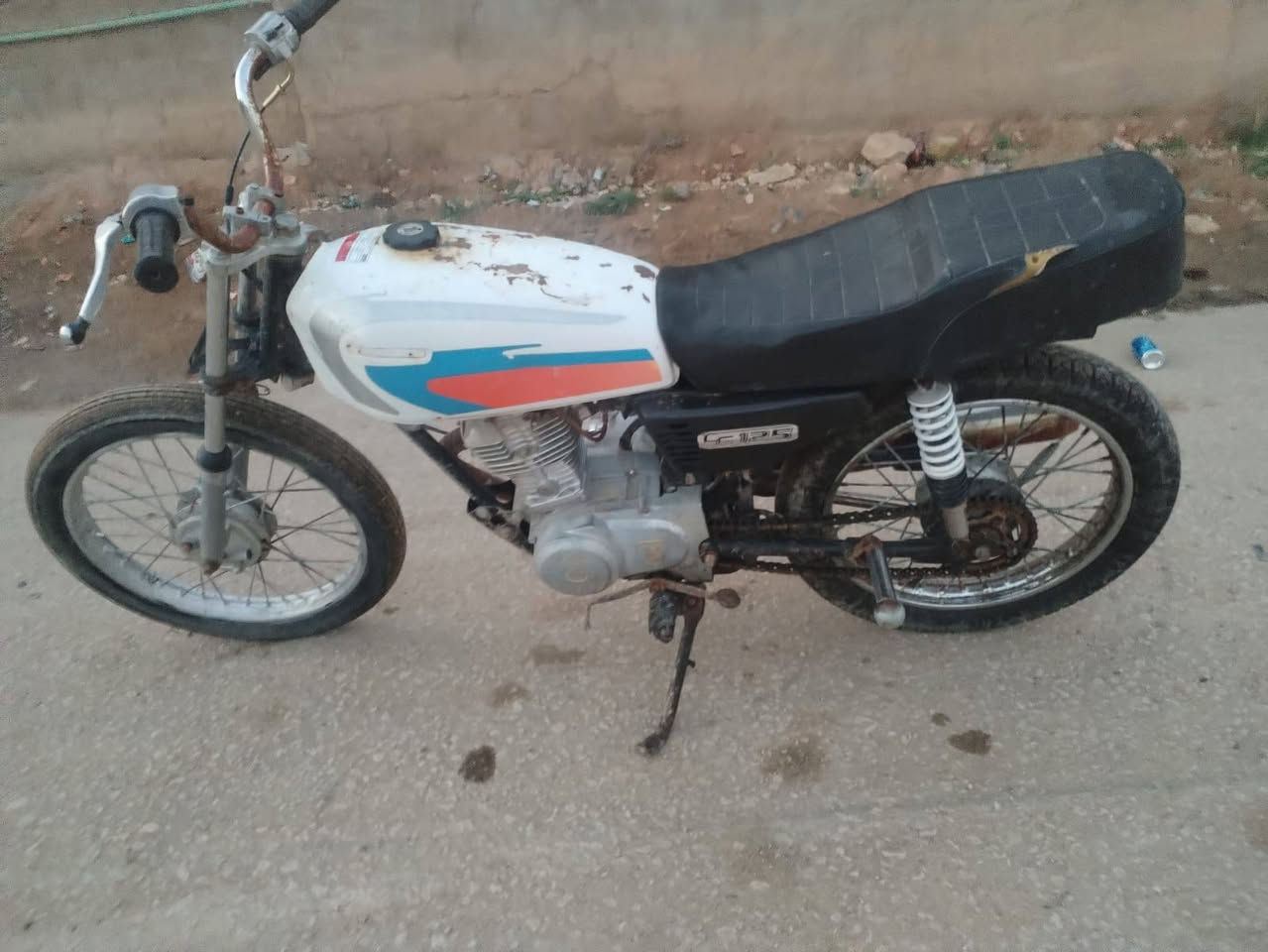 سلام عليكم دراجه اربعه كير كلك دراجه مكينه تخبل لا تبخير وله دخن وله تنضح دهن مكينه فول مفتوحه  وياله نضاق تايرات تانكي وكشن نضاف كلش مكينه ناعمه صالنصه ام صوت سعرهه 240 وبيهه مجال بسيط مكاني نجف كوفه عباسيه رقم بي وتساب ***********
