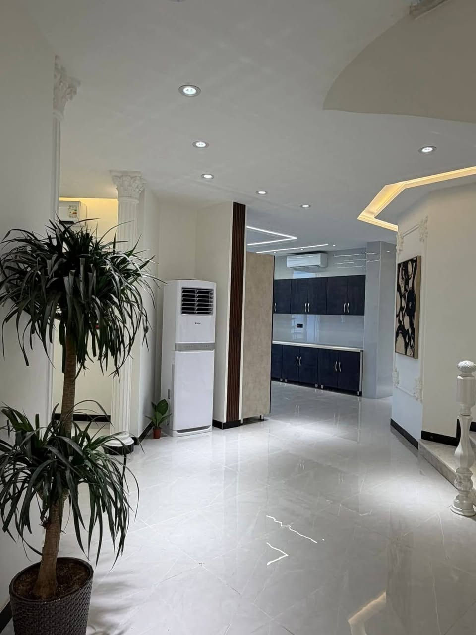 #دار_للبيع [ 500 م ركن ]
طابو زراعي سند ٢٥
#الموقع حله / زوير / سنتر ع الكورنيش موقع جدا مميز
يحتوي على 
5 غرف نوم 
مطبخ حار بارد 
صاله عدد ٢ 
4 حمامات 
#الاثاث / سبالت / كاونرات / دريسنك روم / بردات / لوحات / ثريات
سستم كامرات
حديقه داخليه
شلال داخلي
للاستفسار عن باقي التفاصيل والسعر 
يرجى الاتصال على الرقم
*********** مكتب أحمد الشمري
