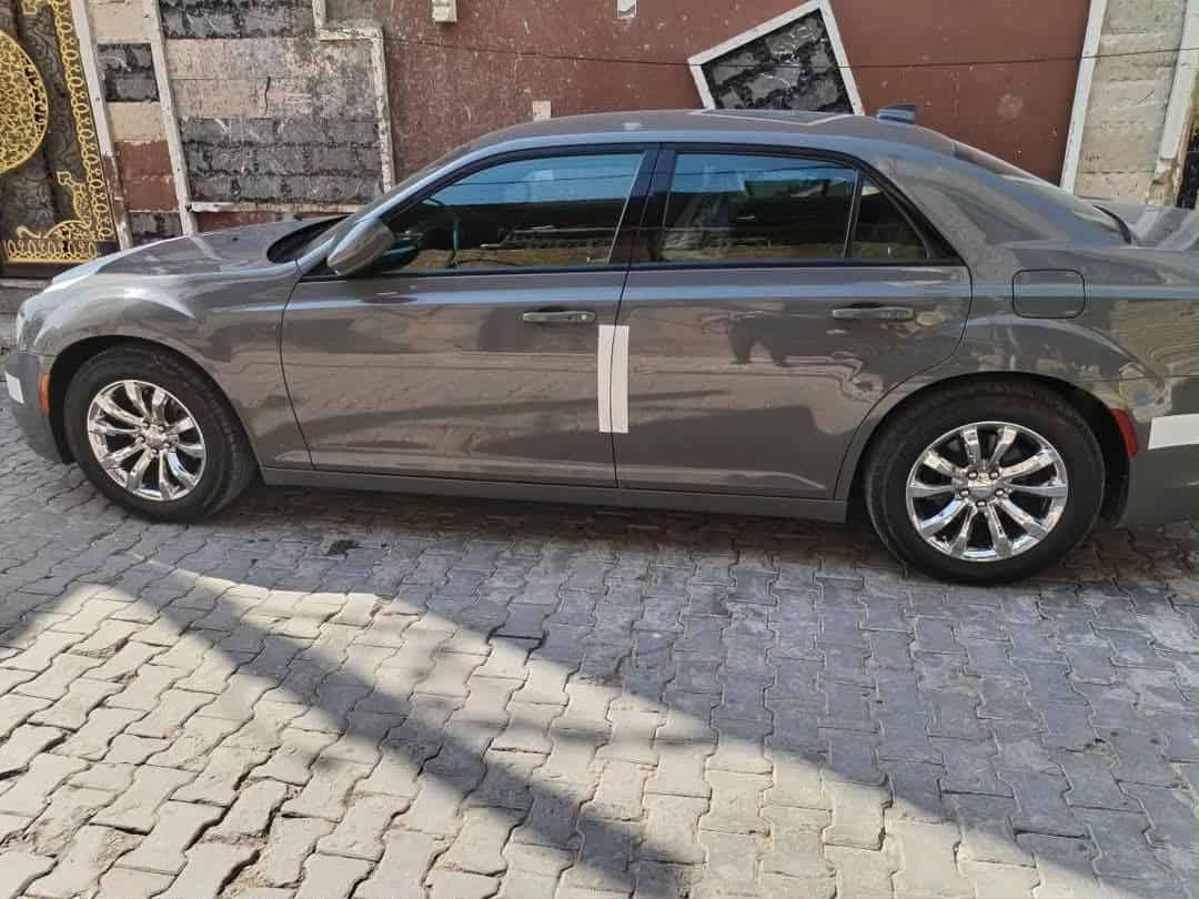 سلام عليكم
سيارة للبيع كلايسر اوباما موديل ٢٠١٩ S اصل لون سمنتي بلادي
رقم بغداد  نكليزي
محرك ٦سلندر 3600ووارد امريكي
شاشة كار بلاي
كشنات كهرباي جالت 
كير مكينة حداده وتبريد جديد بعدة على وضع شركة
دمام الباين بل صندوك
سبورت رياضي
كشنات حضن S
تو ويل بس شادلهة ويل مال فور ويل ١٨
 سيارة حادثة بس دعاميات نفسهن مرجعينهن
ماشية ٨٠ميل
سعر مطلوب ٢٥٠ورقة
مكان سيارة بغداد***********
