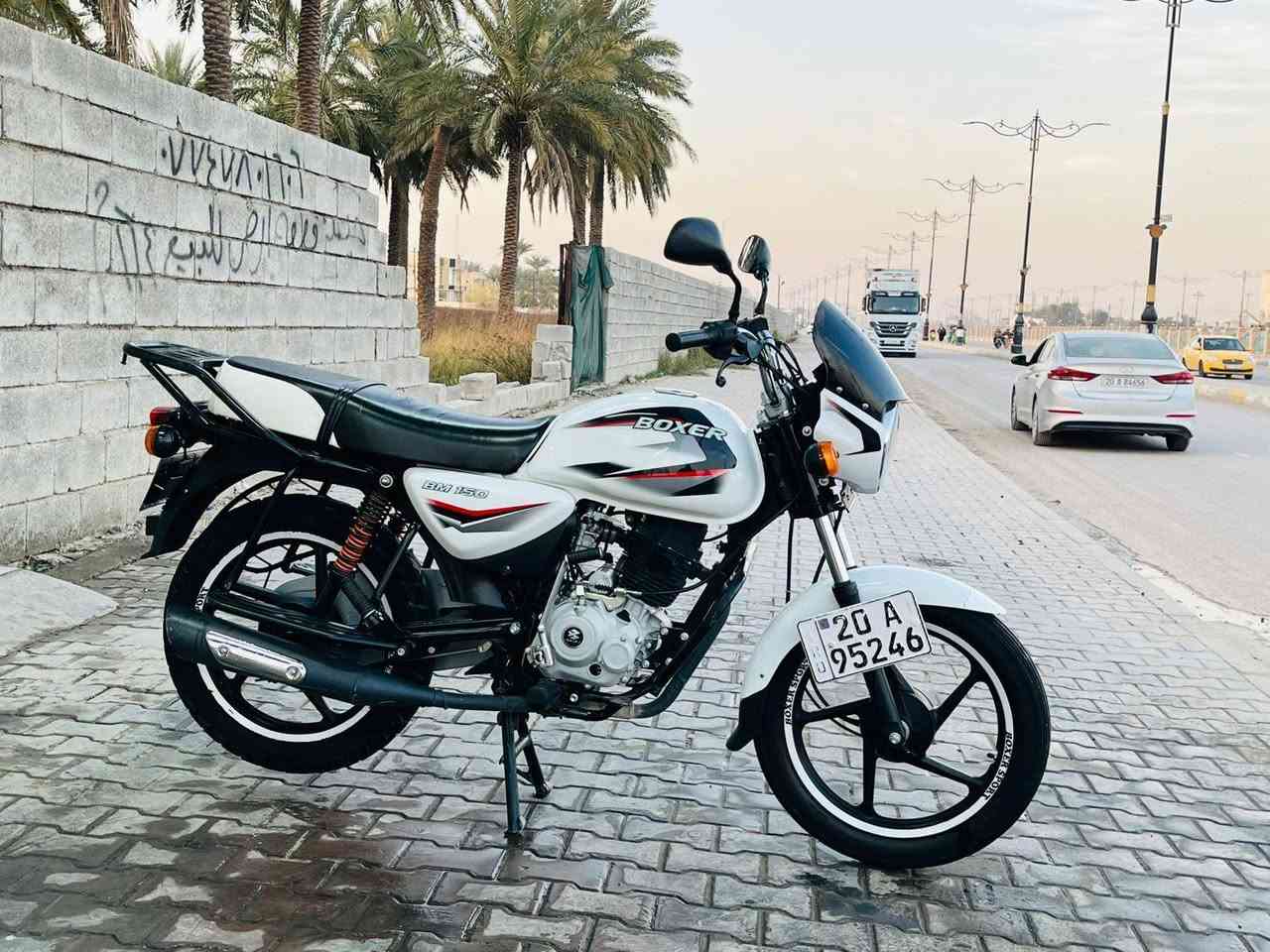 يالله السلام عليكم بوكسر موديل ٢٢ مرقم لوحة وسنوية انكليزي تحويل ثاني دراجة كفالة عامة من الشخط مكينة سبانة ماممدوة عليهة جيب الف فيتر يفحص ماشيه ٩الاف حقيقي دراجة جديدة بمعنى الكلمة ترايك وين ميعجبك 
ودراجة بعد احله من الصور 
متوفر نضام اقصط ماستر الرافدين فقط 
عسكري متقاعد موضف او وريث 
مكاني ديالى_بعقوبه التحرير 
بيع او مراوس 
***********
