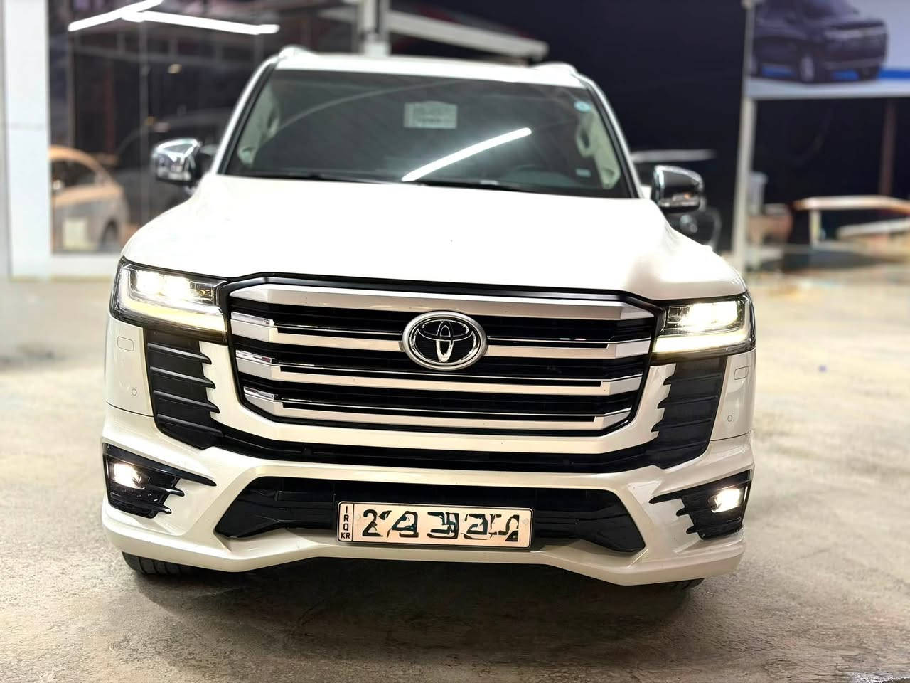 ساز اصل
مواصفات ساز اصلي VX ماشي 63 الف مكينة 4000 تنفس طبيعي 6 سلندر 3 شاشات ام التطبيق  
 
السيارة مكفولة كفالة عامة  
المواصفات VX لحايا و لد امامي اصلي 5   بصمات كامرات 360 درجة كشنات كلها تدفئة تبريد كهرباء الأماميات و الخلفيات  7 راكب كهرباء 8 ايرباك 3 قطع تبريد سماعات JBL لد امامي كشنات جلد شاشة وسطية كبيرة تحكمات استيرن جهتين ثلاجة فوريل تشغيل عن بعد مري شفط مري قلاب كامرات بالمري كشن خزن ميموري وباقي المواصفات المعروفة 
السيارة كلها عدتها و غراض الشركة  موجودة السماعات الخلفية و غراض الشركة بعدها بيها موجودة و حتة البردة الخلفية
مكانها ديوانية المركز
للاستفسار الاتصال على الرقم 
***********
