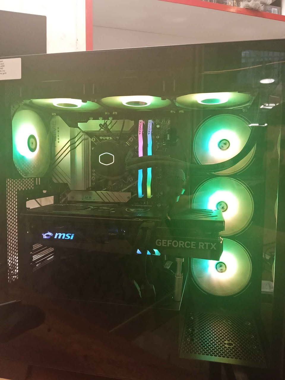 CPU :i9 13900kf
GPU : RTX 4070 ti msi 12gb 3xfan
Mb: z790 pro Asus
Ram :2x16 GB 32gb 6000mhz tforce RGB
Hard: 1tb 980 pro Samsung
Psu : 850 watt msi gold
Liquid cooler 3x fan 
Cover aio 360 2la jam 

سعر : 1650$ أربيل, العراق


**إذا كنت صاحب هذا الإعلان وتريد حذفه لأي سبب، رجاءا أرسل رسالة إلى الدعم الفني**