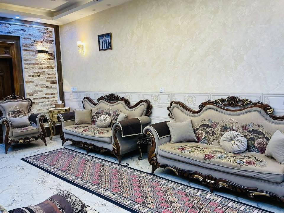 🏡 #دارللبيع 
♦️العنوان / الفتاحية- مقابيل كليه الطب البيطريه
المساحة 200م
 - استقبال 
 - غرفة نوم عدد2
- صاله 
 - مطبخ  
 - صحيات داخليه
 - درج داخلي
-بيتونه كبيره
-مجمع صحيات خارجيه
☎️ للإستفسار يرجى الاتصال 
بالأرقام الموبايلات الواردة أدناه
📲 ***********   متوفر واتساب 
#نستقبل_طلباتكم__وعروضكم 
مكتب بغداد للعقار الشطرة  الآمن للتسويق العقاري  ___
 الشطرة /شارع الفلكه قرب كراج الحضارات
