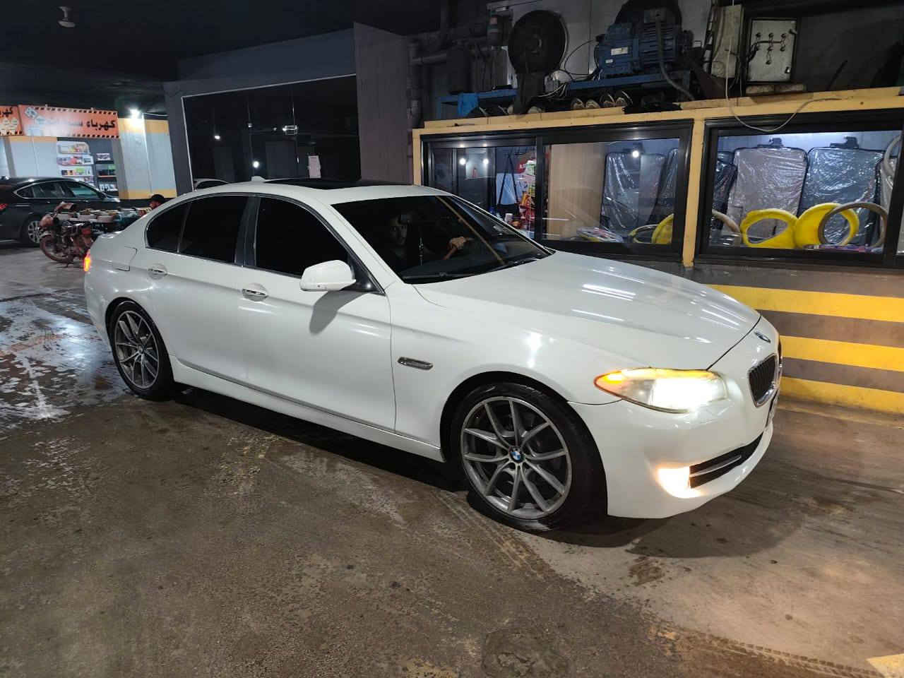 Bmw
لون ابيض 
محرك ٢٥٠٠ بالورق راكب جديد 
وارد كوري 
٥٢٣i
فتحة سقف بصمات اكمل وصف 
بخ فقط طبابين خالية
2011
سعر مسنجر💌


**إذا كنت صاحب هذا الإعلان وتريد حذفه لأي سبب، رجاءا أرسل رسالة إلى الدعم الفني**