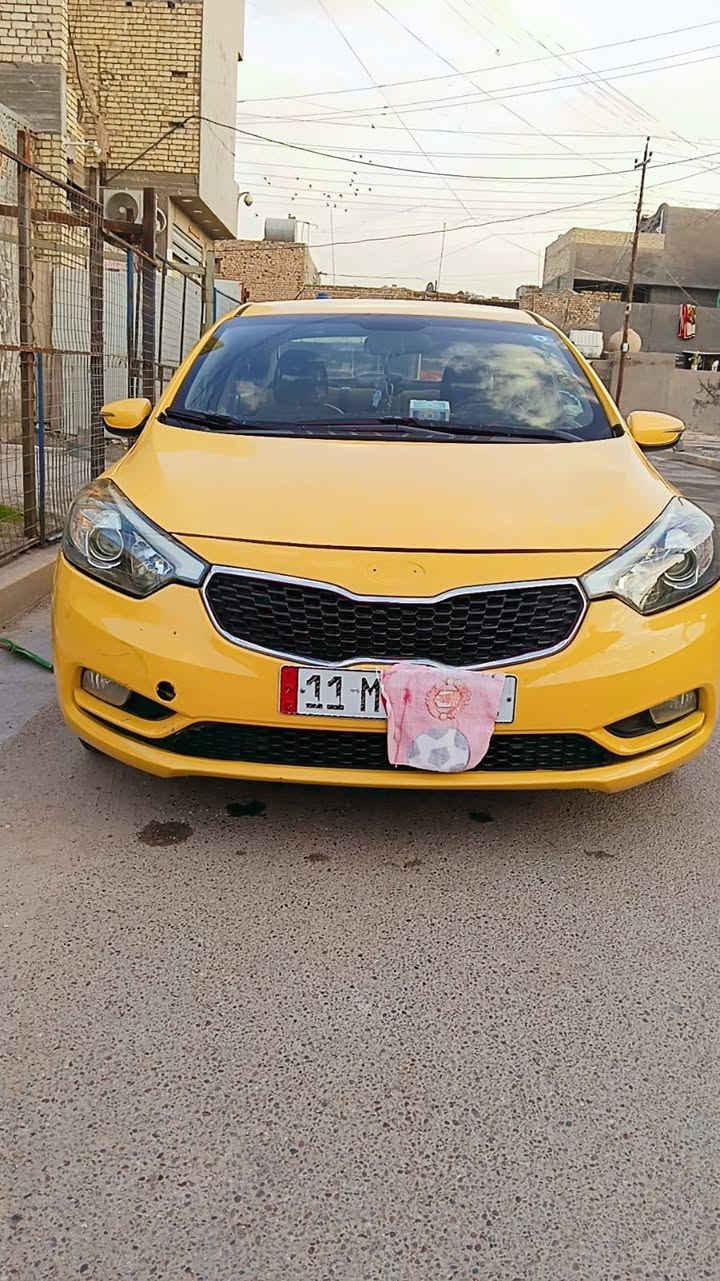 سلام عليكم سيارة فورتي موديل 14بسمي گير محرك مكفولات وسيارة خير من الله السعر 95رقم ***********
