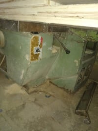 للبيع مكائن عدد 2 وملحقات  لتواصل اتصل 07765937120