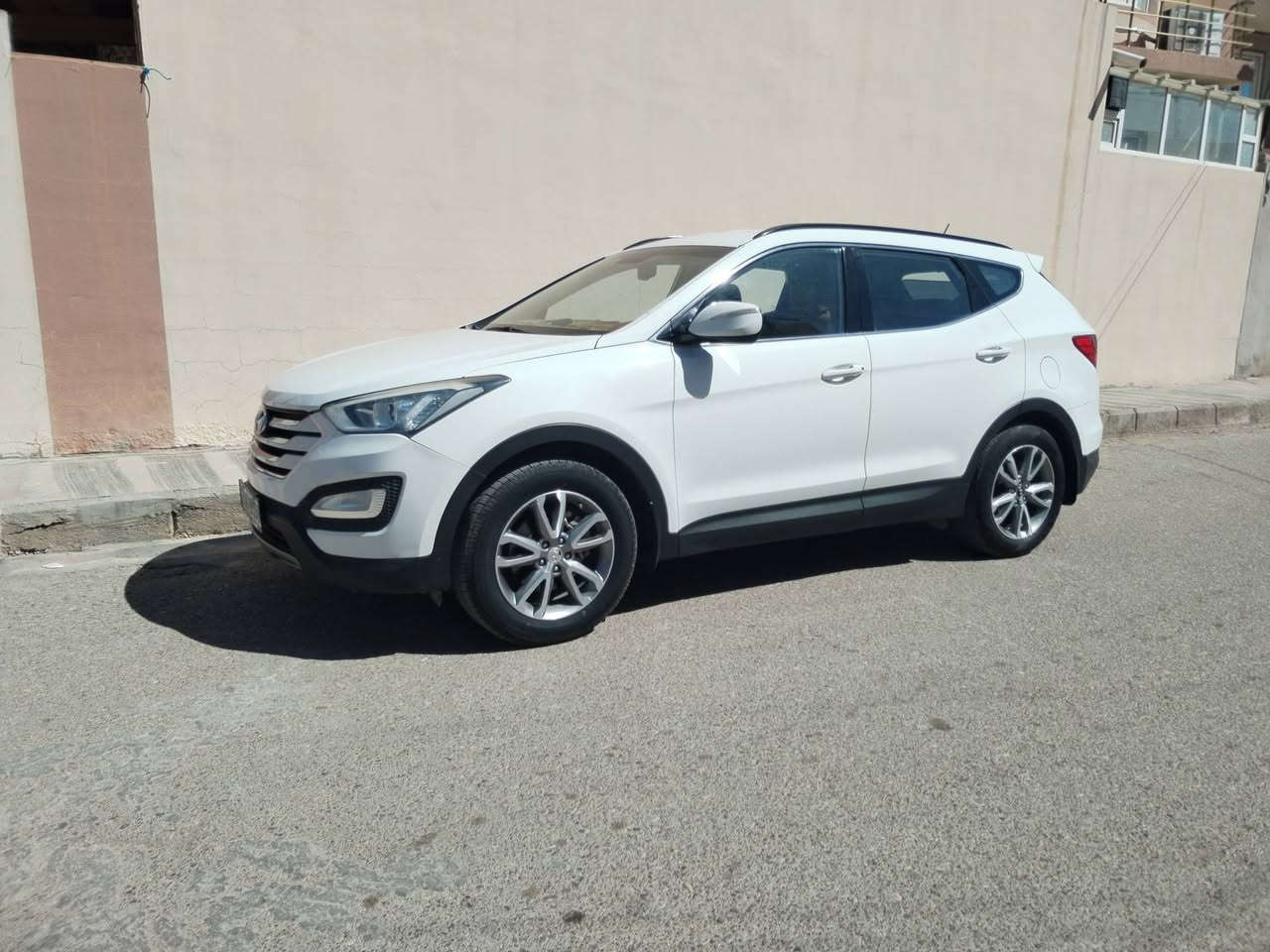 سنتافي موديل 2014  خليجي 7 راكب محرك دوش المرغوب 4  سلندر ماشيه 165 داخل مشمشي استيراد خاص نظام ايكو تحديد سرعه شاشه ايباد حساس مري شفط تبريد لمس رقم سليمانيه دولي بشرط تحويل او وكاله بيها صبغ دعاميه والسونار مرفق مع الصور تخم تاير جديد صدر امامي وخلفي جديد السياره حلوه وجاهزه مبيها اي نقص للاستفسار الاتصال/ ***********/ مكان السياره كفري واني مكلف بالنشر
