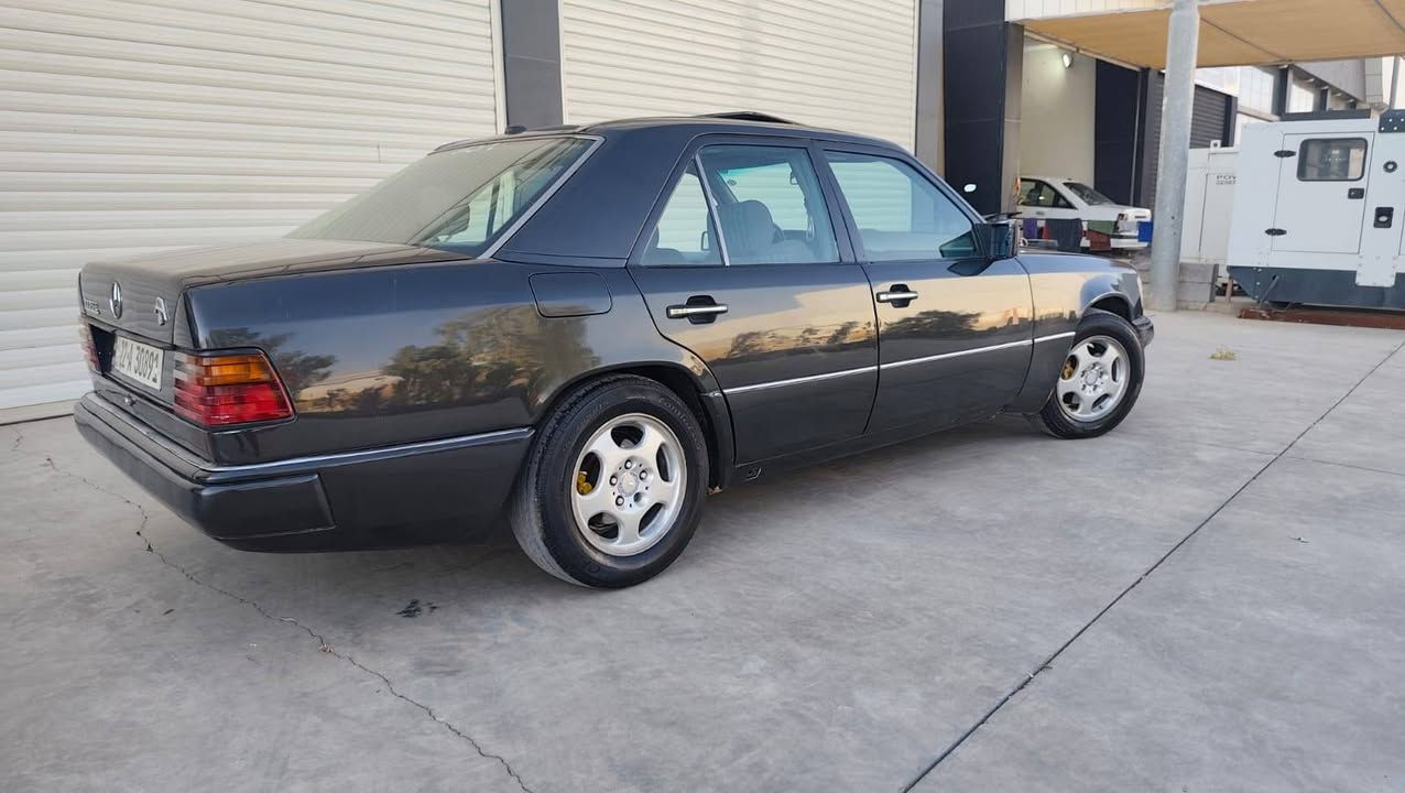 سلام عليكم للبيع مارسدس  موديل 92 رقم اربيل سنوية جديد ل 2030 تريد تحويل وكاله محرك بطه 3000vvt قواعد دبل بلاديات تبريد سيارة بدون ضربه مصبوغه فقط جماليه تخم تاير جديد صدر جديد اربع جامات كهربائي  سعر 58.
عنوان كلار لتواصل ***********
سلام عليكم للبيع مارسدس  موديل 92 رقم اربيل سنوية جديد ل 2030 تريد تحويل وكاله محرك بطه 3000vvt قواعد دبل بلاديات تبريد سيارة بدون ضربه مصبوغه فقط جماليه تخم تاير جديد صدر جديد اربع جامات كهربائي  سعر 58.
