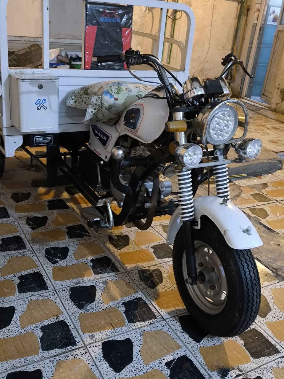 السلام.عليكم
دايون 2022 طالعه ب نهايه 2023
اوراق اصولي انا مطلعه من مجمع الكرار 
مامتعوبه عدي محل اجيب بس المسواك بيها 
محرك مكفول من الفتح وتنقيص فقط اكلجات
تيارات جدد قبل يومين شديتهن
باتري جديد 
الستوته خير من الله بالعافيه عل ياخذها
مكاني الناصريه الاسكان الصناعي
السعر 2 و600
***********
