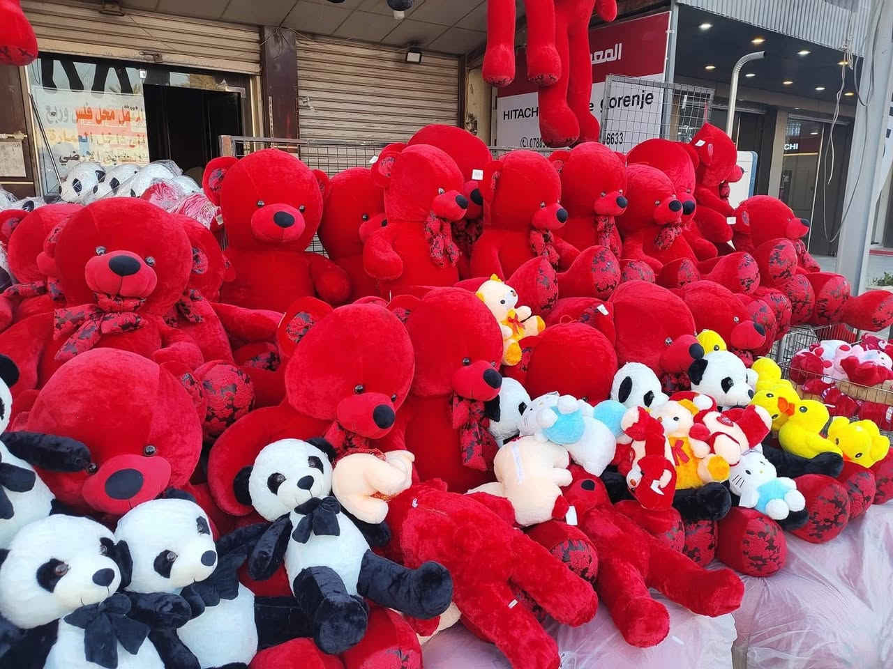 🔥🔥عرض راس السنه🎄🌲ورد طبيعي سعر الورده الفين دينار فقط هاي لااسعار فقط يم مكتبة دار العلم للحجز***********   عنوان قطاع28شارع السوك مجاور مجمع محمد الموسوي متوفر توصيل 🚕 سعر التوصيل الفين
