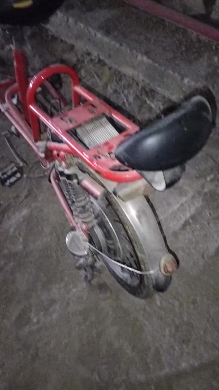 السلام عليكم
بايسكل شحن حجم مثل ما موضح بلصوره نقص بطاريات وبنجر خلفي شغال كامل اي عطل مابي (السعر50 مابي كل مجال). 

الموقع كربلاء الحر الصغير 

رقمي: ***********
