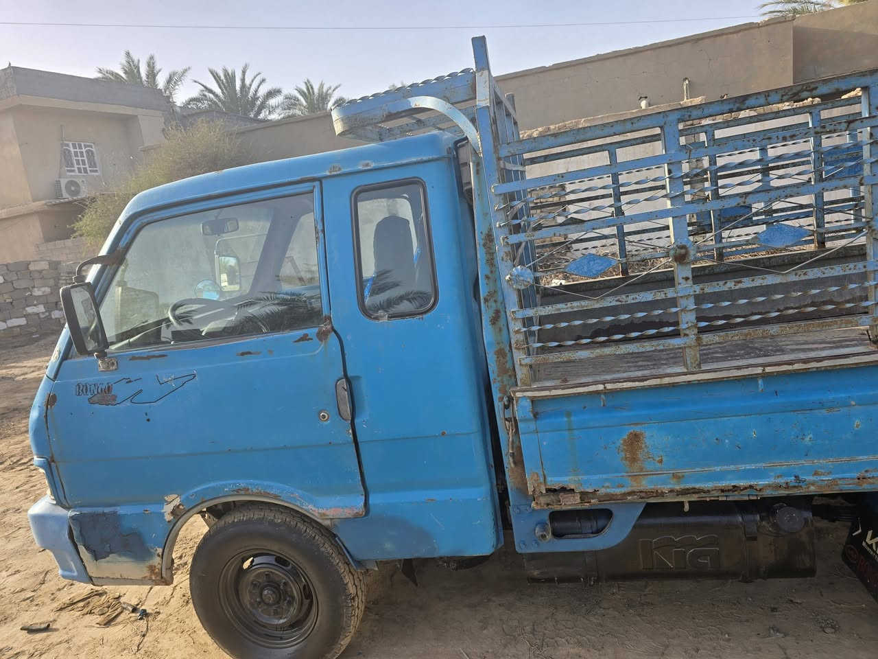 ضالسلام عليكم يوجد لدينا كيابنكو موديل ١٩٩٥ بغداد رقم الماني قماره وربع سته جنكال وبسعر ٣٨ورقه وبيها مجال قليل ***********
