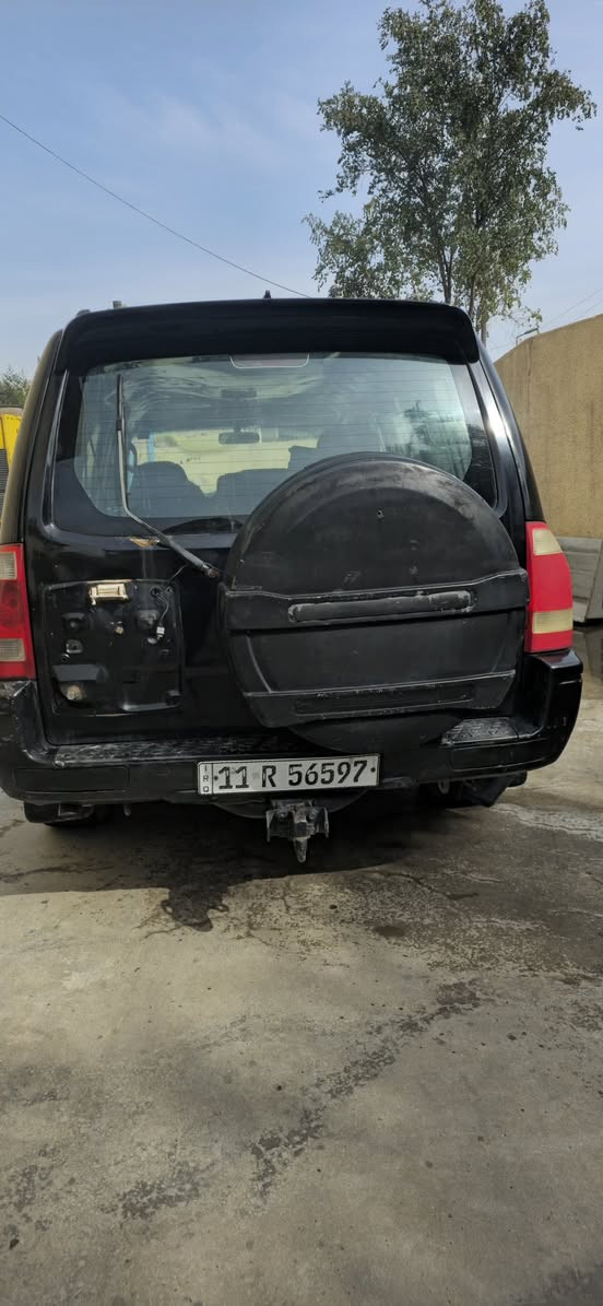 السلام عليكم 
سيارة باجيرو موديل ٢٠٠٤ 
كير عادي  مكينه ٣٠٠٠ 
السيارة مصبوغة حزام للجمالية 
السيارة بيها قبق ولفات تذب من عنده دهن 
مكينه لا تبخر ولا تصرف 
بيها نضوح من بور ستيرن  
السيارة ب اسمي رقم جديد 
مصفرة غرامو تحويل ثاني يوم 
مكاني بغداد م الصدر  
غير متواجد على الفيس 
رقم 
***********
السعر ٦٢ وبيها مجال بسيط
