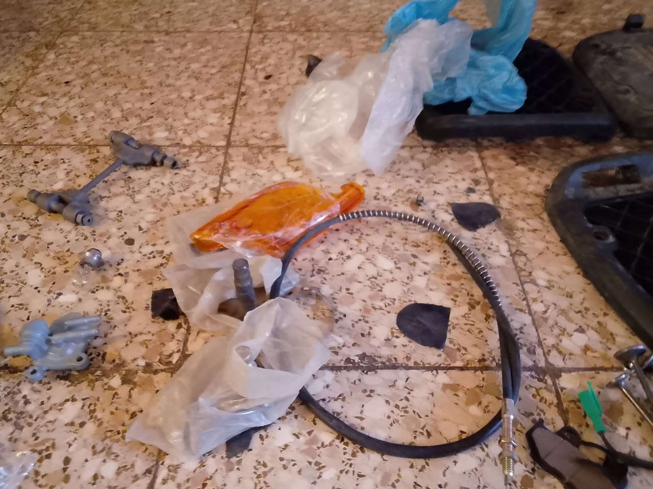 السلام عليكم غراض مال درجات للبيع السعر ٧٥ وبيهن مجال شعلة وحدة اي ستفار اتصل على رقم *********** او خاص
