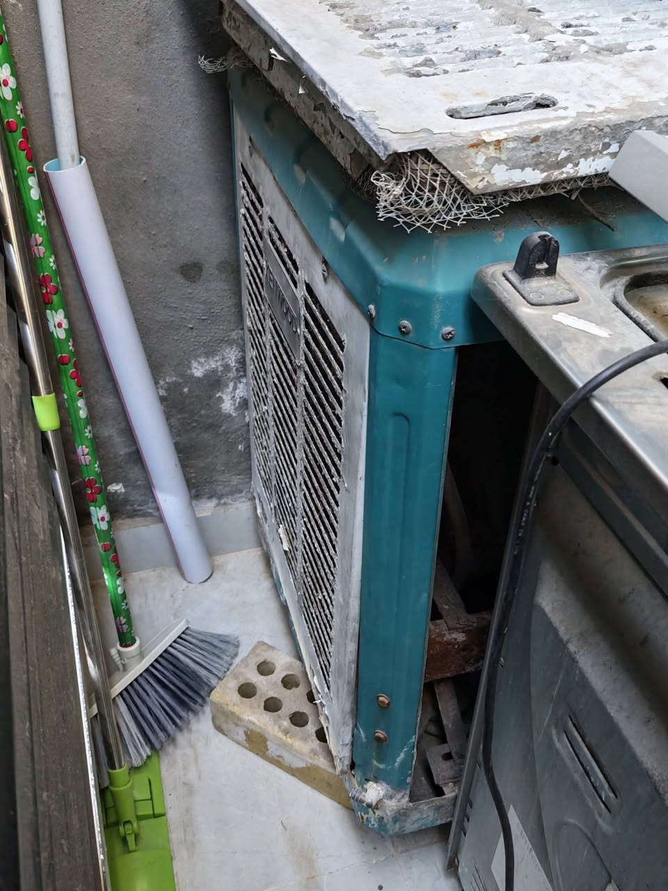 السلام عليكم
غراض للبيع
***********. واتساب
