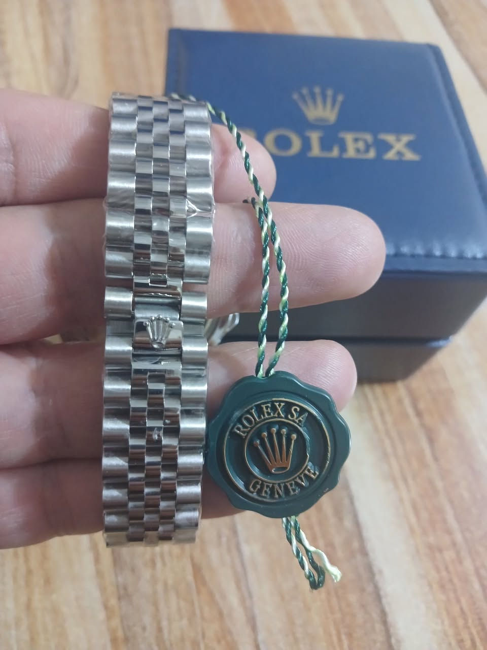 ساعه باله طلعتلي بهذا الشكل بالعافيه الي ياخذها 
ساعه رولكس كوارتز منفذ شهري رنك دوار السعر مع التوصيل 28 الف بالعافيه الي ياخذها


**إذا كنت صاحب هذا الإعلان وتريد حذفه لأي سبب، رجاءا أرسل رسالة إلى الدعم الفني**