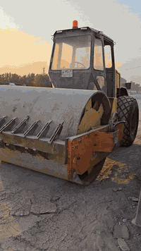 للبيع حادله دنيباك موديل1998/رقم بغداد الماني/محرك دويز 
هزاز جاهز/مضخات مكفوله وعلفحص/جاهزه للعمل،السعر92$
ورقه/جاهزه للشغل***********ديالى كنعان.
