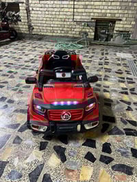 سيارة أطفال • حجم كبير • بطاريات جديدة