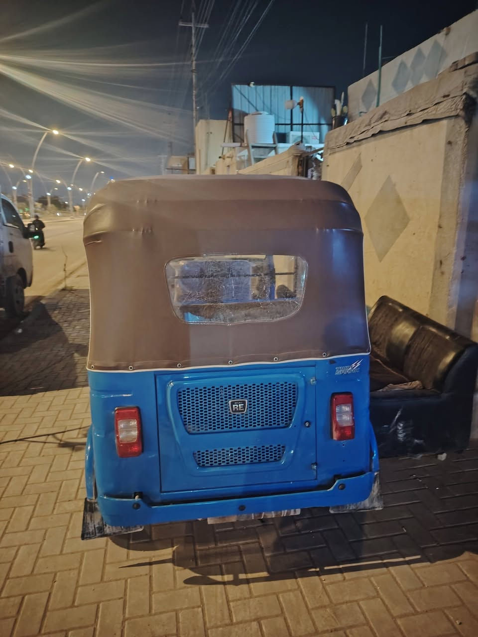 سلام عليكم تكتك 21 بشهر ال9 أوراق بأسمي بدي مكفول لا حار لا بارد المحرك ابيعلك مفتوح هذا رقمي ***********
مكان نظران قرب الكازينو
